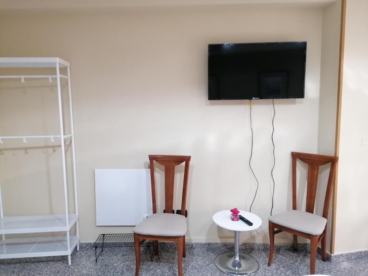Cuatro Caminos Hotel Sarria Bagian luar foto
